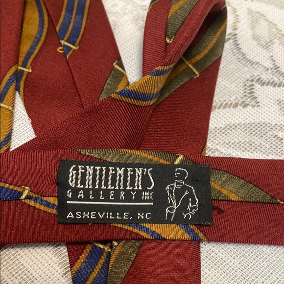 Men’s Tie XMI Signature Tie Classic Red and Green Striped All Silk from Italy - Picture 5 of 6